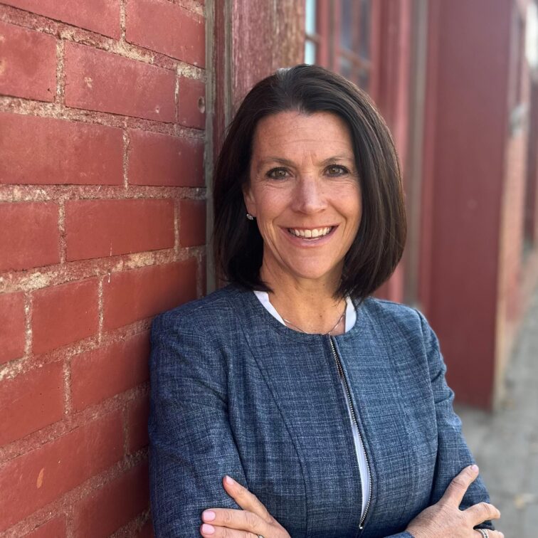 Stephanie Munro professional headshot